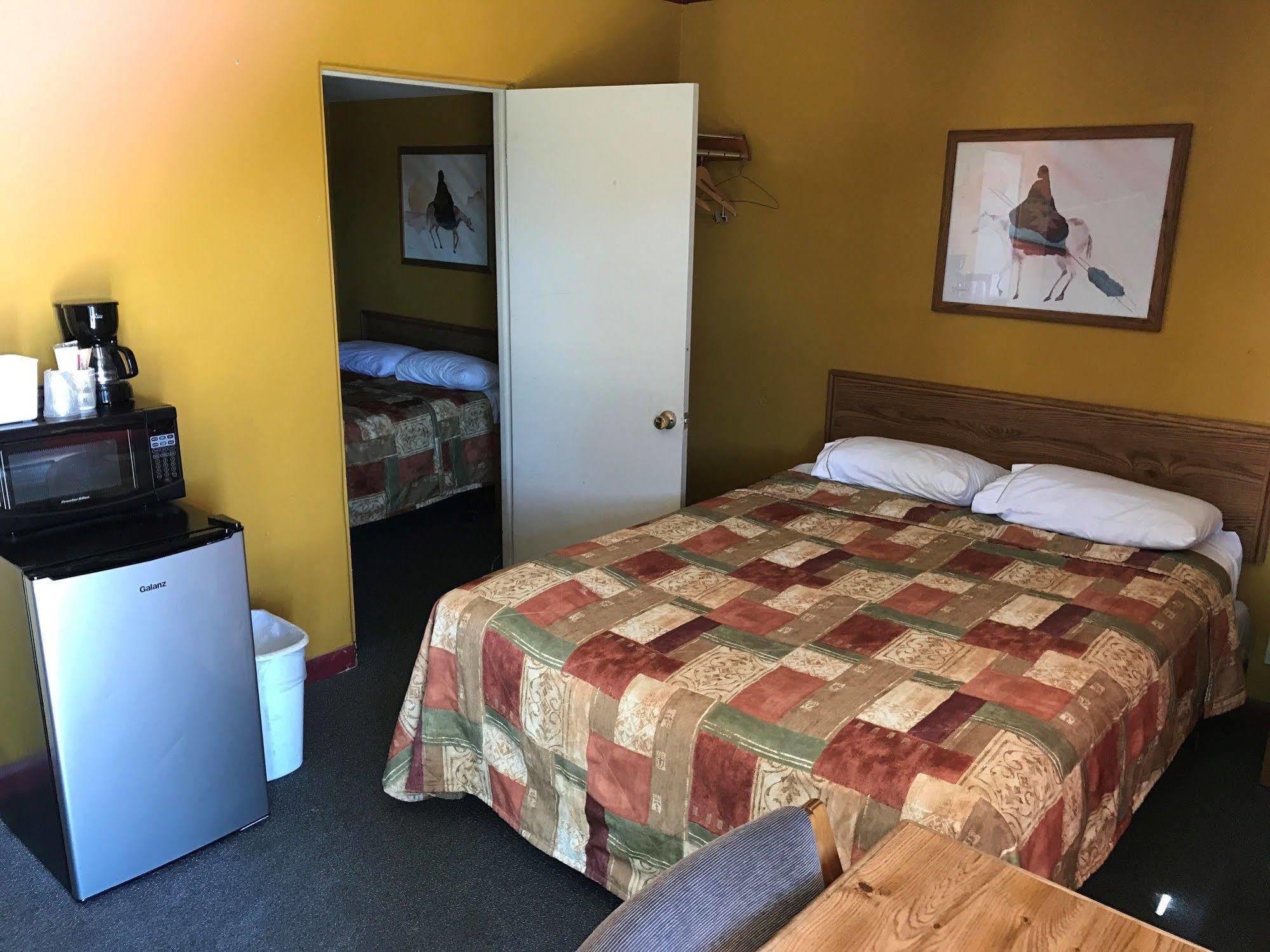 Western Motel 2*